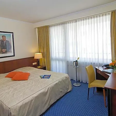 Superior Praesident 3* Munich