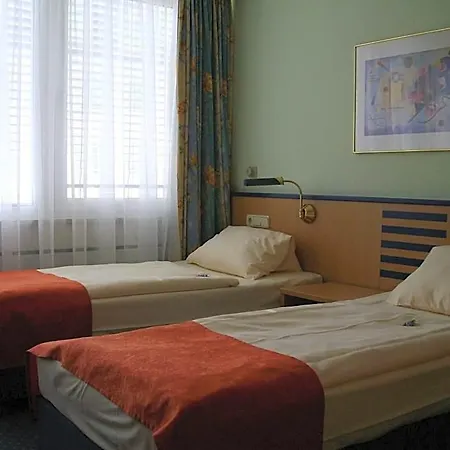 Superior Praesident Hotel 3*