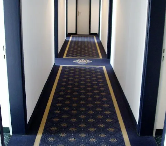 Superior Praesident Hotel 3*